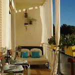 Spacious By The Sea 8+4 아파트 풀라