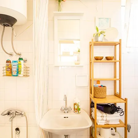 Spacious By The Sea 8+4 דירה