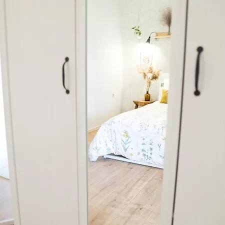 Daire Spacious By The Sea 8+4 Pula