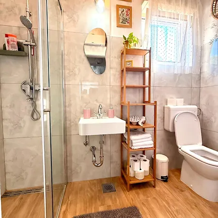 Spacious By The Sea 8+4 Daire *