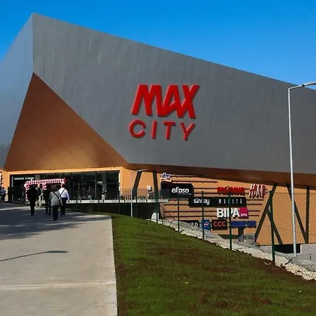 Spacious By The Sea 8+4 Daire *