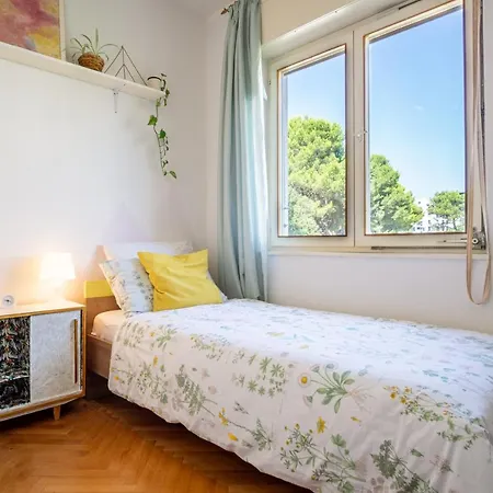 Spacious By The Sea 8+4 Pula