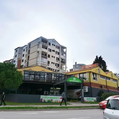 Apartman Spacious By The Sea 8+4