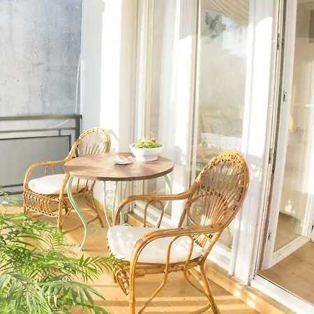 Spacious By The Sea 8+4 Apartman