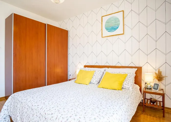 Spacious By The Sea 8+4 *