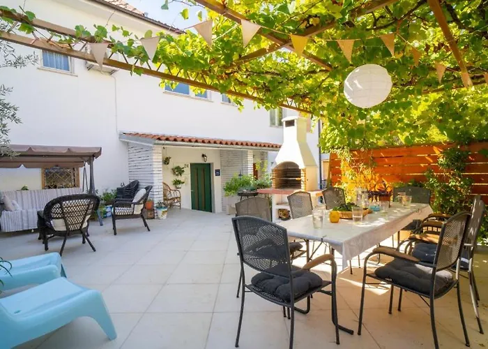 Apartment Spacious By The Sea 8+4 *