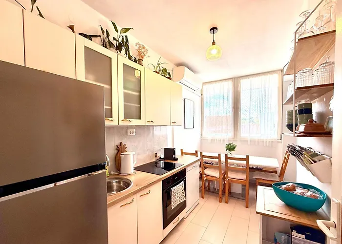 Spacious By The Sea 8+4