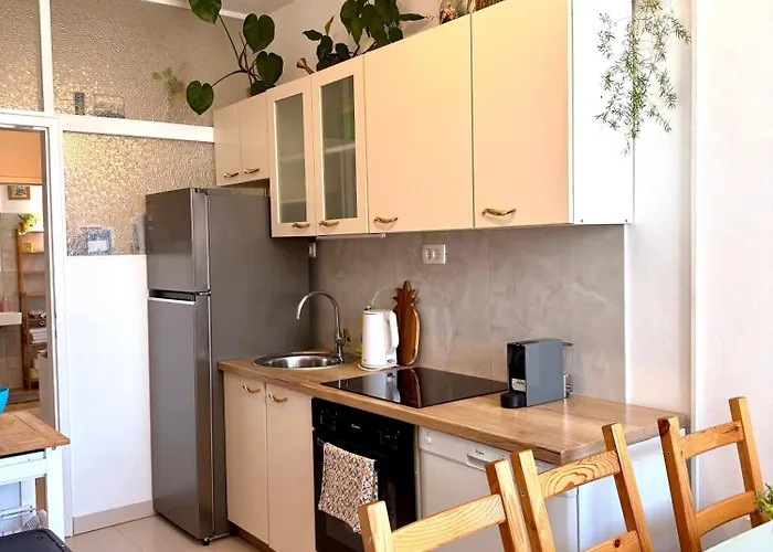 Apartment Spacious By The Sea 8+4