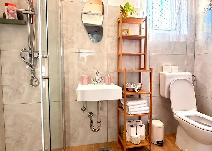 Spacious By The Sea 8+4 Apartment *