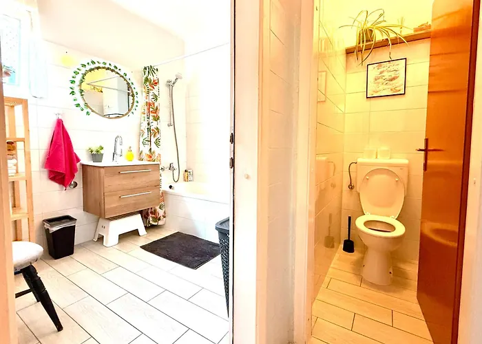 Spacious By The Sea 8+4 Apartment *