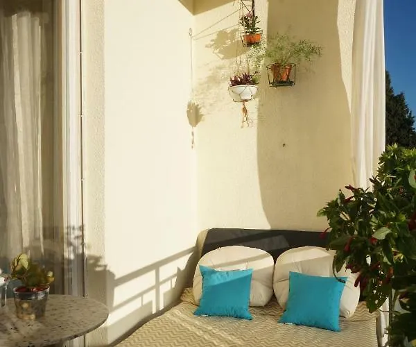 Spacious By The Sea 8+4 Pula