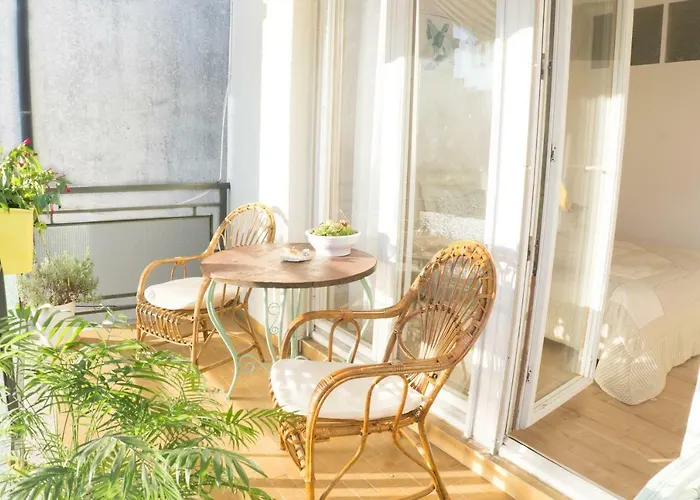 Spacious By The Sea 8+4 Apartment