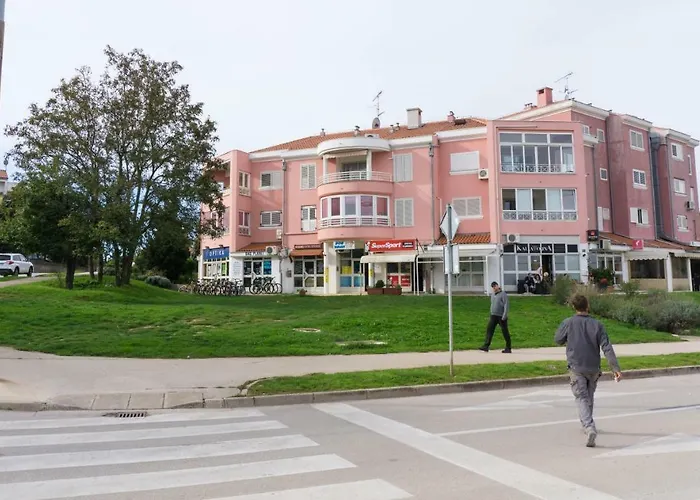Appartement Spacious By The Sea 8+4 Pula